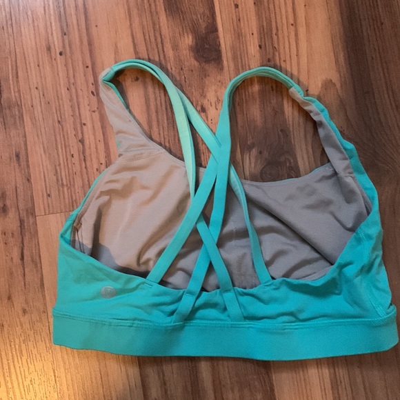 Size 4 or 6 energy bra - Picture 2 of 2